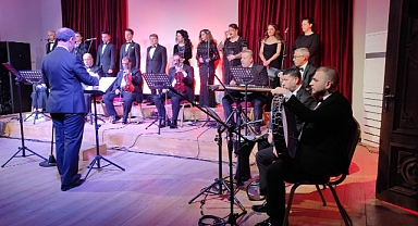 ATATÜRK'ÜN EDİRNE'YE GELİŞİNİN YIL DÖNÜMÜ ETKİNLİKLERİ KAPSAMINDA KONSER DÜZENLENDİ