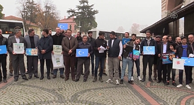 ÇİN'İN POLİTİKALARI PROTESTO EDİLDİ