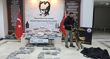 ÇÖPE ATILAN VALİZDEN UYUŞTURUCU ÇIKTI