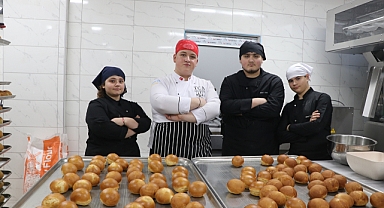 EDİRNE'DE MESLEK LİSESİ ÖĞRENCİLERİ, 9 OKULUN EKMEK İHTİYACINI KARŞILIYOR