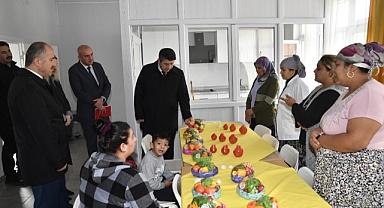 HEM MESLEK EDİNİYORLAR HEM DE ÖĞRENİYORLAR