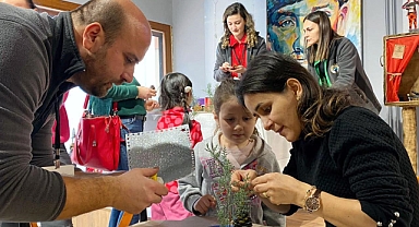 KEŞAN BSM'NDE KURSİYERLER YILBAŞI SÜSÜ YAPIYOR