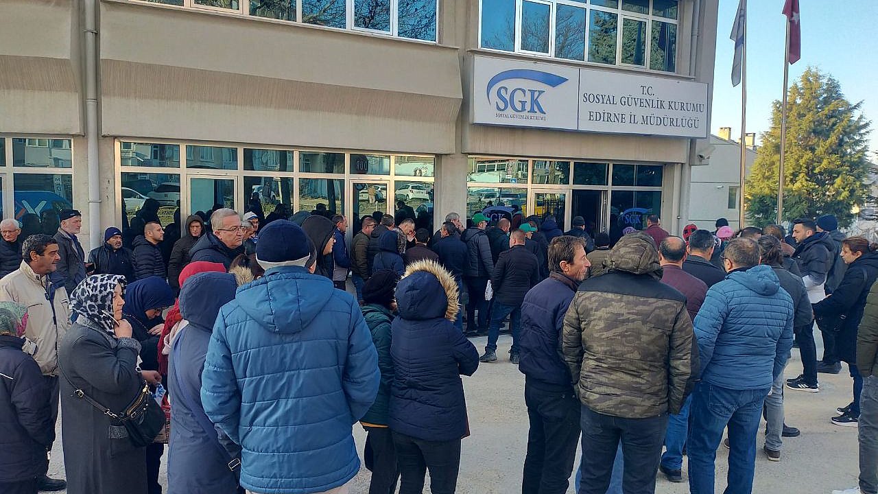 KUYRUK UZADI, SGK'DAN AÇIKLAMA GELDİ - GÜNDEM - Edirne Gazetesi