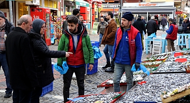 1 KİLO HAMSİ 25 LİRAYA DÜŞTÜ
