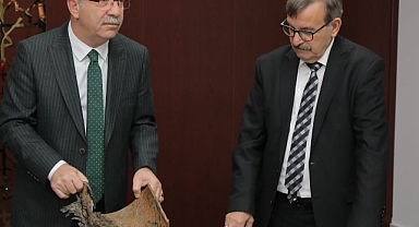 BAŞKAN GÜRKAN, İBA VE AKSAL’A SESLENDİ: “SİZİN KURUMUNUZ TARAFINDAN YAPILAN İŞ BU MUDUR?”