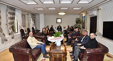 CHP İL BAŞKANI KAHRAMAN VE YÖNETİMİ VALİ KIRBIYIK'I ZİYARET ETTİ