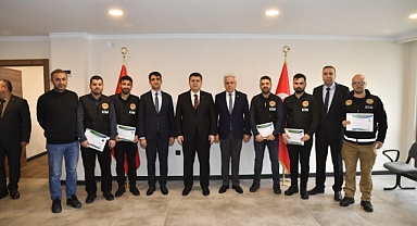 GÜMRÜK MUHAFAZA PERSONELLERİNİ BAŞARI BELGESİ İLE ÖDÜLLENDİRDİ