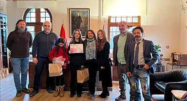 İLHAN KOMAN RESİM YARIŞMASININ ÖDÜL TÖRENİ YAPILDI