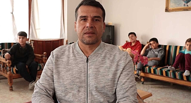ADIYAMANLI ÇİÇEK AİLESİ DEPREMİN ACI YÜZÜYLE 5 YIL SONRA İKİNCİ KEZ KARŞILAŞTI