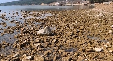 SAROS KÖRFEZİ’NDE DENİZ SUYU ÇEKİLDİ