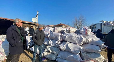 VATANDAŞ GETİRDİ BELEDİYE TAŞIYOR