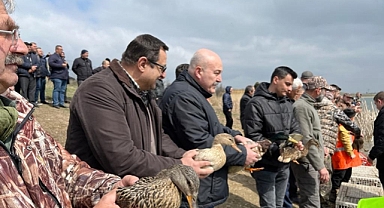 300 ÖRDEK DOĞAYA SALINDI