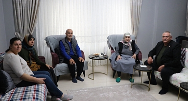 DAYALI DÖŞELİ EVİNİ DEPREMZEDELERE ÜCRETSİZ TAHSİS ETTİ