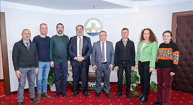 DIŞ İLİŞKİLER UYGULAMA VE ARAŞTIRMA MERKEZİ MÜDÜRLÜĞÜNE DR. ÖĞR. ÜYESİ RİFAT GÜRGENDERELİ ATANDI