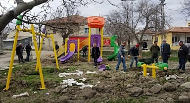 EDİRNE BELEDİYESİ DEPREM KÖYLERİNE PARK KURDU
