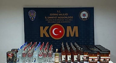 EDİRNE'DE GÜMRÜK KAÇAĞI 132 ŞİŞE İÇKİ ELE GEÇİRİLDİ