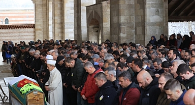 HAKEM CAMİASI YASTA