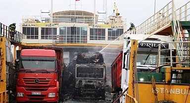 TEKİRDAĞ AÇIKLARINDA ARABALI FERİBOTTAKİ ARAÇLARDA ÇIKAN YANGIN KONTROL ALTINA ALINDI