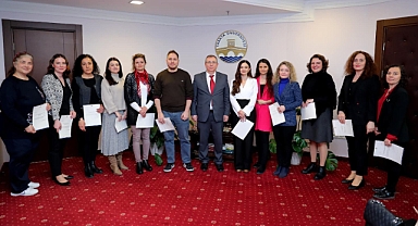 TÜ'DE ÖĞRETİM ÜYELİĞİNE ATANAN AKADEMİSYENLERE BELGELERİ VERİLDİ