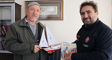 UMRE PARASINI BAĞIŞLAYAN HAYIRSEVER, KÖYÜNDEKİ EVİNİ DE DEPREMZEDE AİLEYE AÇTI