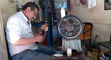 YENİ AYAKKABI YERİNE TAMİR DÖNEMİ, “30 YIL ÖNCESİNE DÖNDÜK”