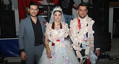GELİN VE DAMADA 30 METRELİK PARA ZİNCİRİ