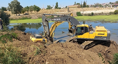 TUNCA’DA ZORLU TEMİZLİK