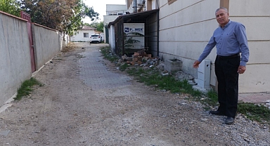 CHP’Lİ ZAFER ERGEN, “LALAPAŞA’DA YAZIN TOZDAN KIŞIN ÇAMURDAN BIKTIK”