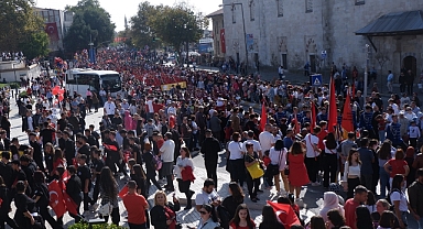 CUMHURİYET’E YAKIŞIR KUTLAMA