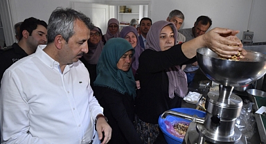 EDİRNE VALİSİ SEZER, FISTIK HASADINA KATILDI