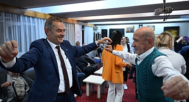 HUZUREVİNDE MÜZİK ŞÖLENİ DÜZENLENDİ