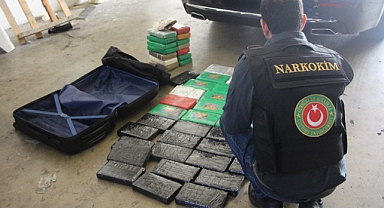 KAPIKULE SINIR KAPISI'NDA DİPLOMATİK ARAÇTA 54 KİLO 912 GRAM KOKAİN ELE GEÇİRİLDİ