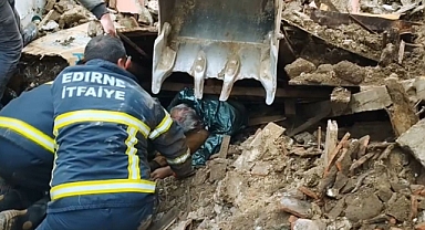 HURDA TOPLAMAK İÇİN GİRDİKLERİ BİNA ÇÖKTÜ: 1 YARALI 1 ÖLÜ
