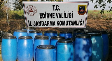Edirne'de bir evde 2 bin litre sahte içki ele geçirildi