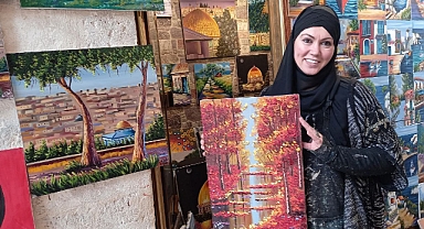 EDİRNELİ KADIN RESSAM HEM ÜRETİP HEM DE SATIYOR