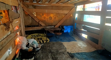 ELEKTRİK VE SU YOK TUVALET İÇİN KOMŞUYA GİDİYORLAR