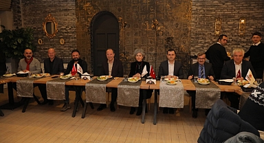 GÜRKAN, GAZETECİLER İLE BULUŞTU