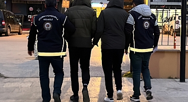 GÖÇMEN KAÇAKÇISI SURİYELİLER TUTUKLANDI