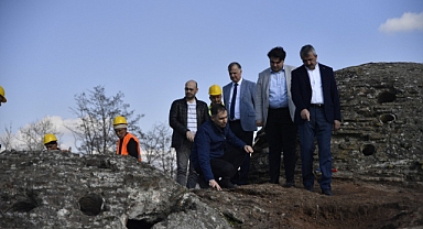 EDİRNE VALİSİ SEZER, GAZİ MİHAL HAMAMI'NDAKİ ÇALIŞMALARI İNCELEDİ