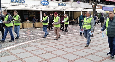 Emekliler meydana indi