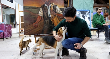 Kedi ve köpekler, öğrencilere neşe saçıyor