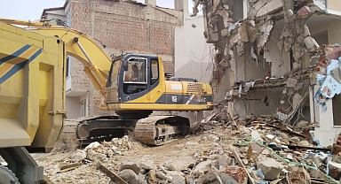 MANYAS KARAKOL BİNASI YIKILDI