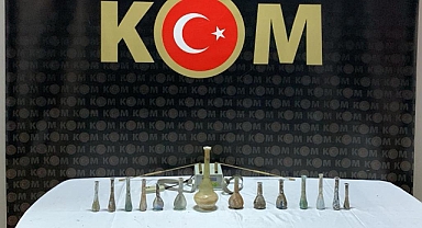Roma dönemine ait 14 gözyaşı şişesi ele geçirildi