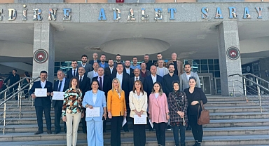 AK Parti’li meclis üyeleri mazbatasını aldı