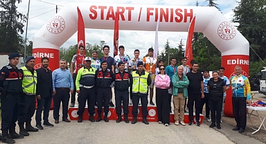 Edirne'de okullar arası bisiklet yol yarışı yapıldı