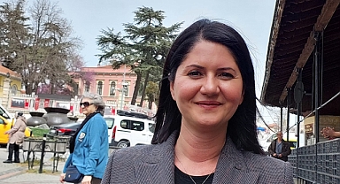 Edirne’nin ilk kadın belediye başkanı mazbatasını alıyor