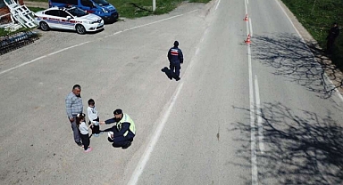 Jandarma trafikte denetim ve bilgilendirmelere devam ediyor