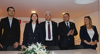 Mazbata töreninden sonra partisini ziyaret etti
