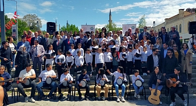 Öğrenci müzik grubu ilk konserini verdi