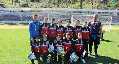 Uluslararası turnuvada Edirne Birlik Spor Kulübü rüzgarı